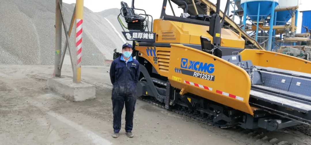 四川服务工程师魏楠陪同设备连续作战一天一夜 四川服务工程师魏楠陪同设备连续作战一天一夜