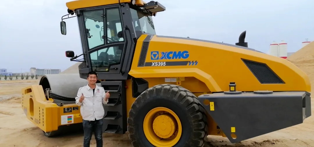 MK网大吨位压路机—XS395