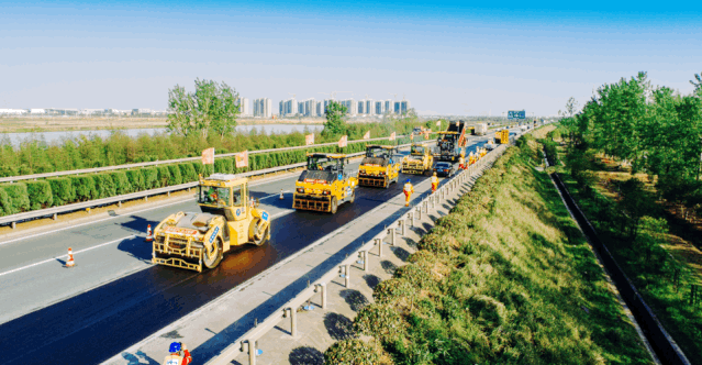 MK网成套道路机械施工