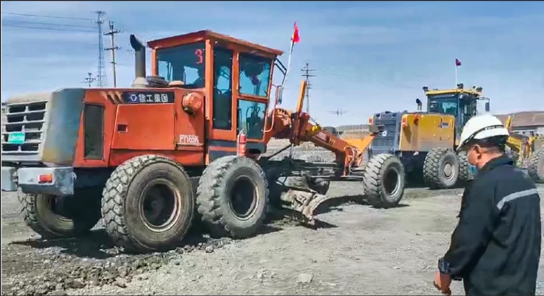 MK网PY165K平地机