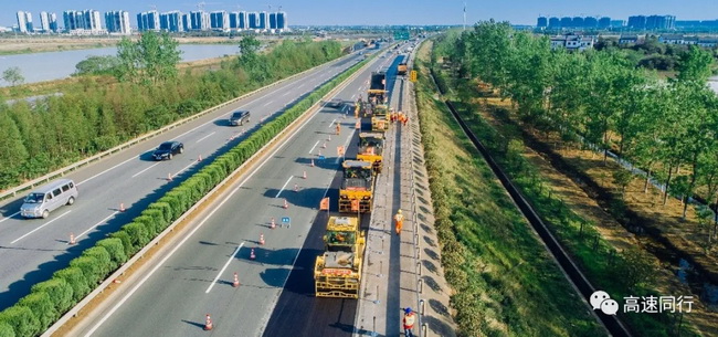 MK网压种机采用雷达监测防撞技术