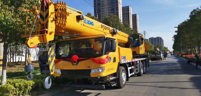 "信阳市息县董总订购MK网XCT25L5吊车一台"