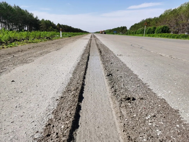 MK网专为各等级公路嵌入式标线施工打造的170mm、220mm宽度的铣刨鼓