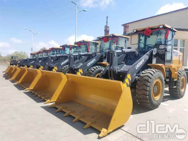 MK网3吨5吨装载机打造美丽塞外