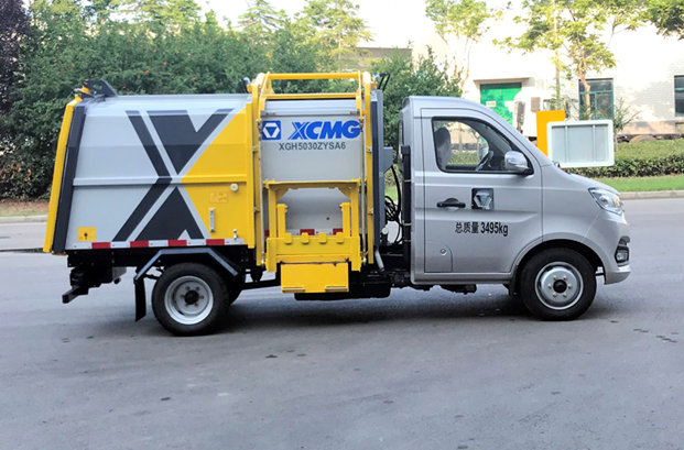MK网1吨侧装压缩式垃圾车