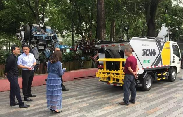 MK网自装卸式垃圾车