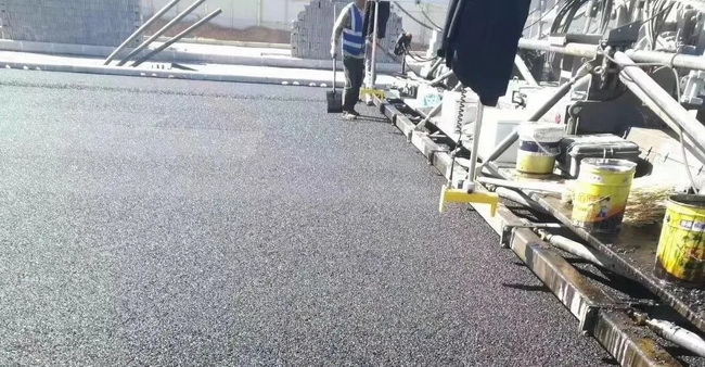 MK网超大型智能摊铺机RP1655是专为“大宽度摊铺”研发