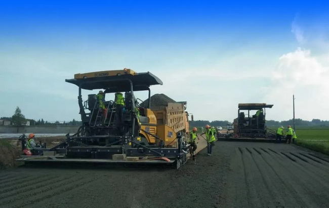 在江北高速，MK网成套道路机械受到客户盛赞