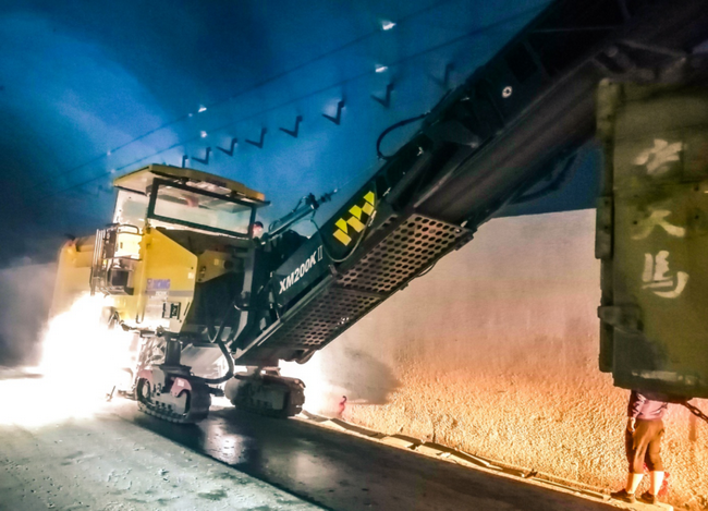 MK网XM200KⅡ铣刨机