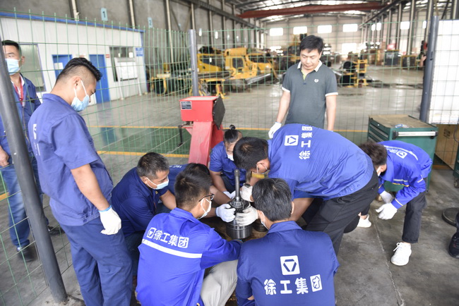 MK网铲运中原区中大吨位服务技能培训