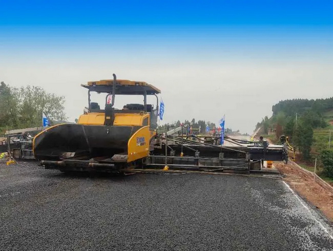 MK网超大型摊铺机RP1655摊铺机