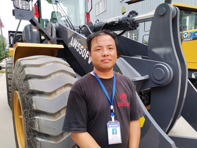 河南路友MK网装载机销售董经理