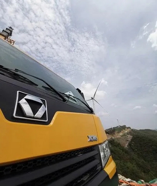 MK网千吨级超级起重机