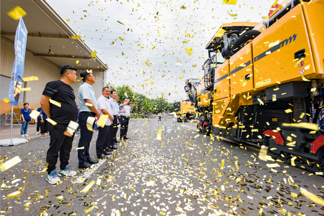 MK网XM200KⅡ两米系列铣刨机