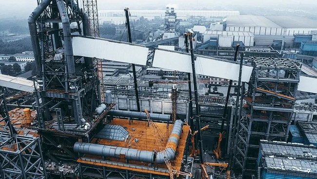 MK网大吨位起重机联吊助力澳森钢铁高炉上料通廊建设 MK网大吨位起重机联吊助力澳森钢铁高炉上料通廊建设