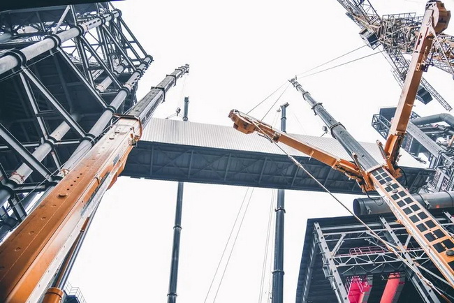 5车联吊更体现咱们MK网的起重机在微动性上有不俗的表现