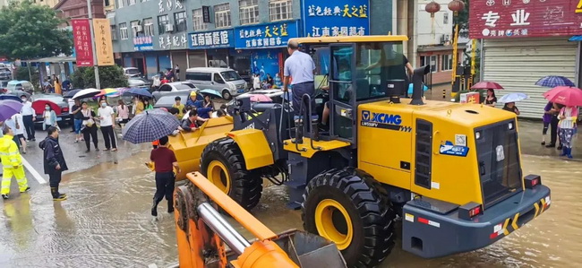 MK网LW550FV装载机帮助学生参加高考