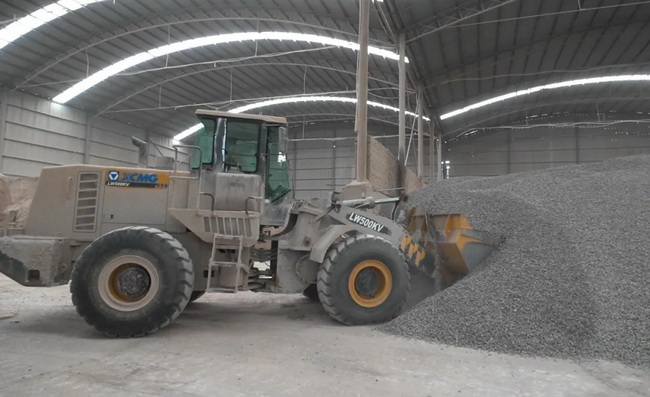 MK网装载机驾驶室密封性相当好