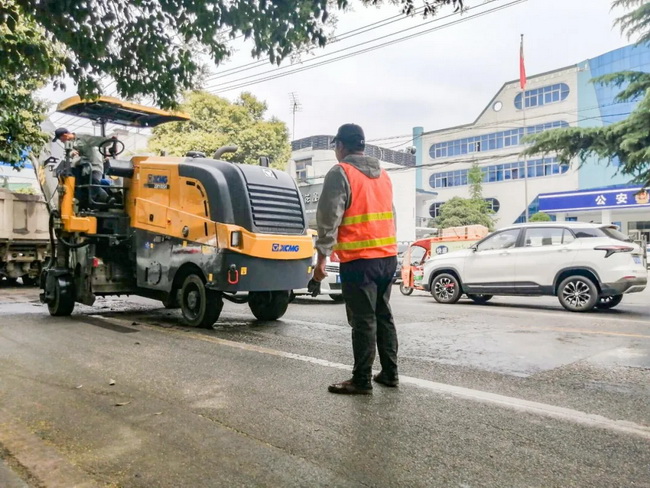 MK网XM1005H铣刨机荥阳市演武路市政养护
