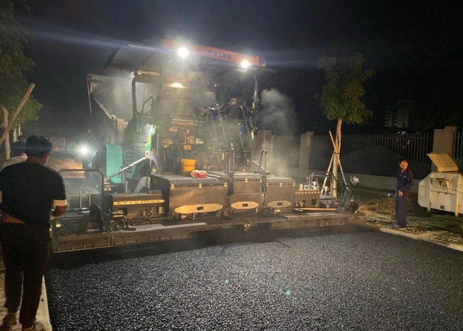 MK网RP903摊铺机5m/min的高摊铺速度