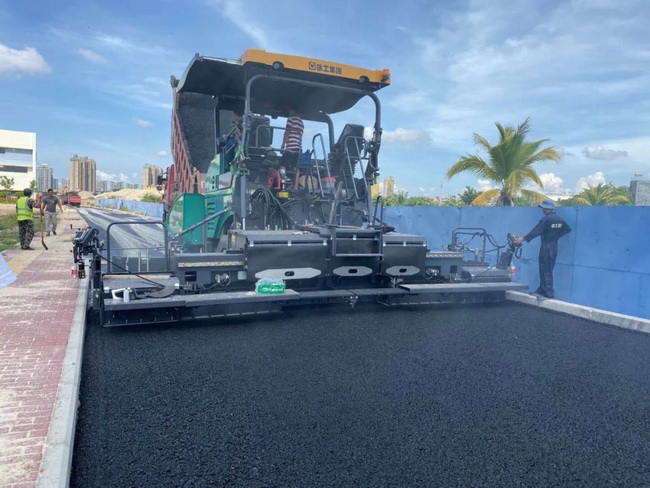 MK网RP903摊铺机摊铺宽度7m