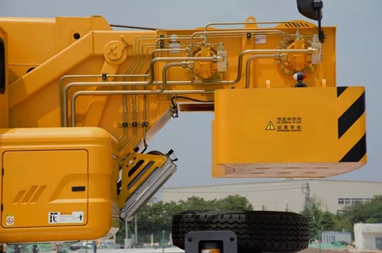 MK网QY25K5C_I吊车操控性依旧精准、高效，核心优势体验明显