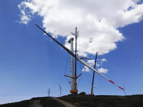 MK网XCA1600匹配行业首创机械六桥驱动及G1代大速比液压驱动技术