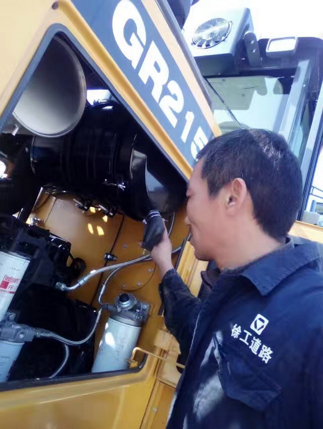 MK网道路维修师傅-刘万里