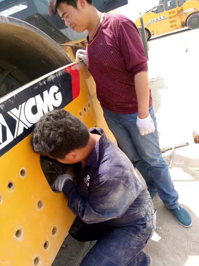 MK网道路服务人员检修设备