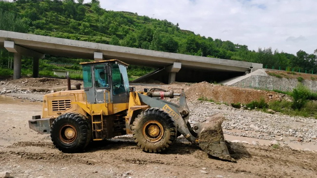 MK网LW541F装载机稳，有劲儿，密封性好