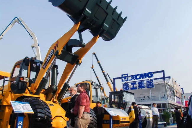 2005年，MK网全新推出的LW541F装载机