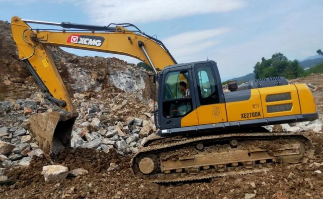 MK网XE270DK挖掘机