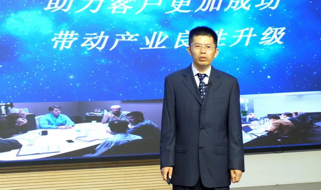 MK网铲运机械事业部第一研究所所长张永胜对产品性能进行了详细解读