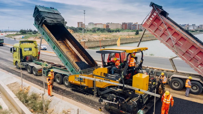 MK网RP903摊铺机摊铺宽度6米