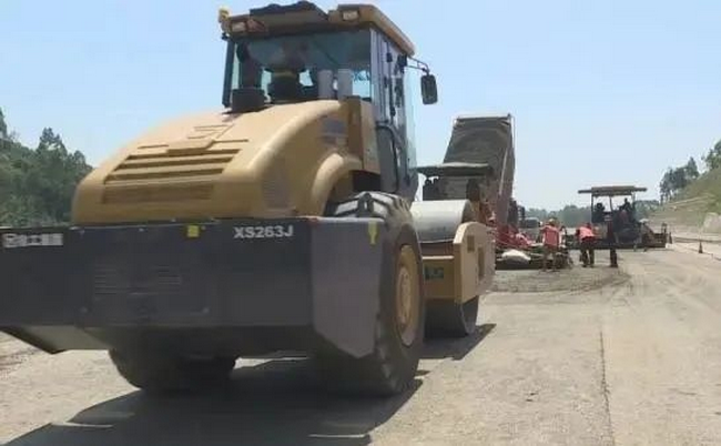 MK网XS263J压路机