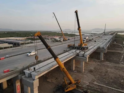 MK网起重机械助力珠海洪鹤大桥新增收费站箱梁顺利架设完成