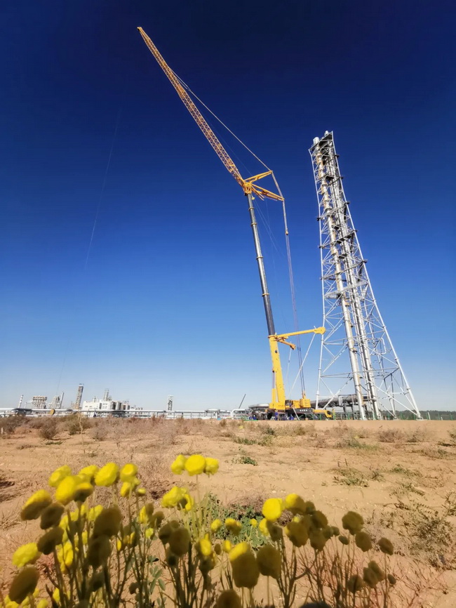 MK网QAY650A起重机高度143.4米