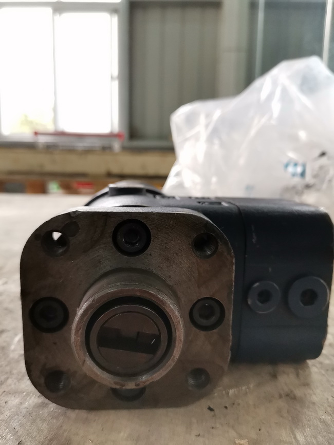 MK网LW321F装载机流量400转向器