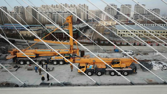 MK网多台起重机快速投入工程建设