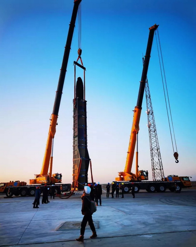 MK网起重机吊装谷神星一号火箭