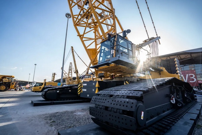 MK网集团120台参展主机