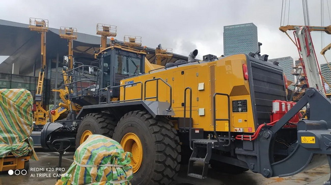 MK网5系列平地机亮相宝马展