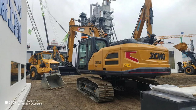 MK网XE215Gi挖掘机