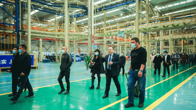 MK网装载机生产全流程的自动化