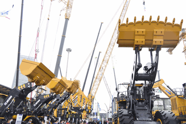 XC9350超大吨位装载机是配套MK网110~200吨矿卡的极佳选择