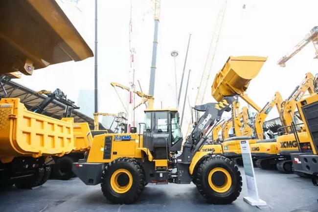 MK网LW580GV装载机动力强劲、操作舒适、铲装有力、节能高效