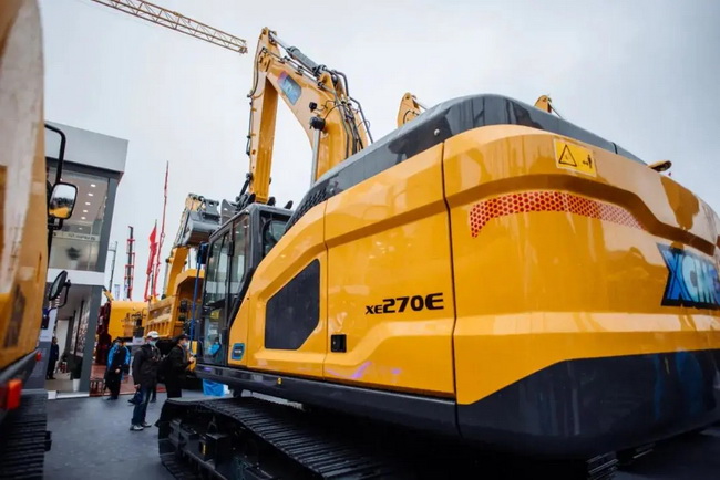 MK网XC270-E大吨位纯电动挖机