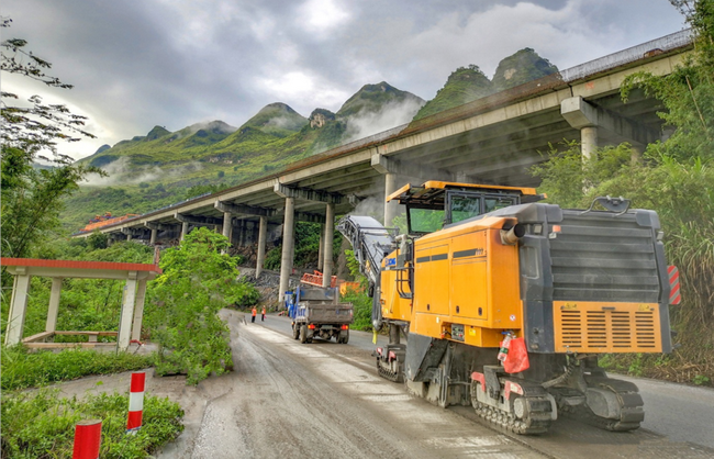 MK网XM2005K铣刨机铣刨更稳