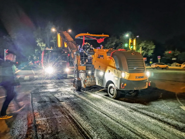 MK网XM1005H铣刨机转场速度快