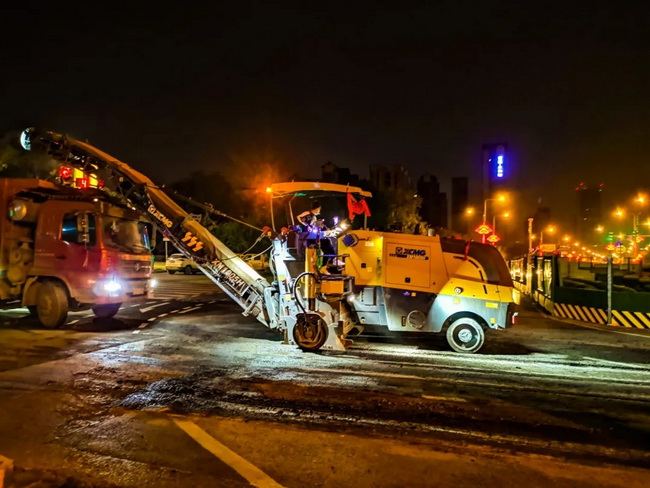 MK网XM1005H铣刨机市政挖补施工